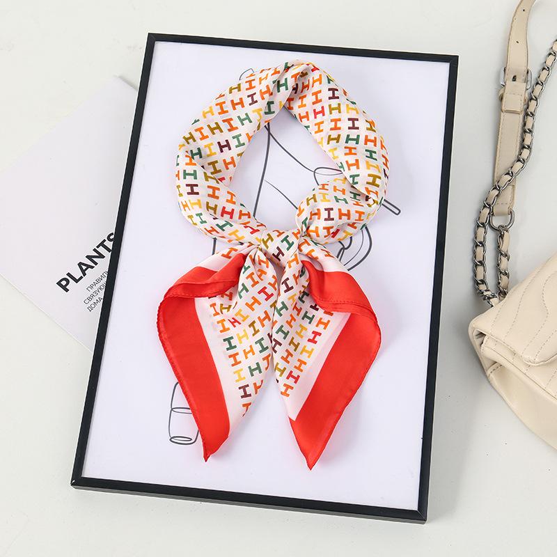 71 Flower polka dot simulation silk scarf neck small square scarf Korean atmosphere sunscreen scarf advanced sense