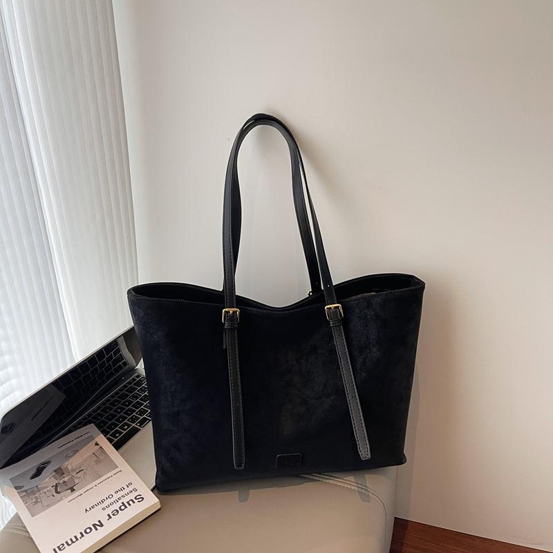 

Commuter bag women s new summer popular fashion versatile shoulder bag large capacity tote bag чорний