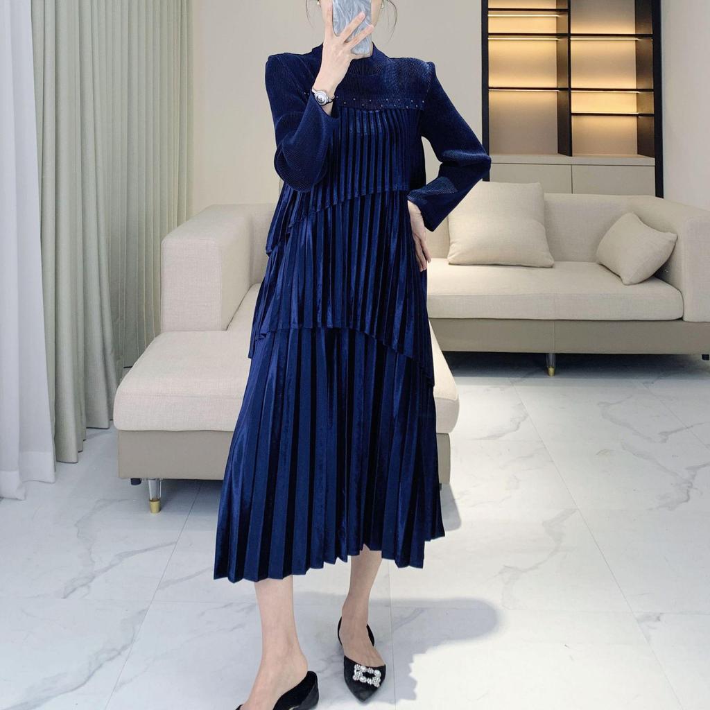 Elegant Red Velvet Beaded Evening Gown for Autumn-Winter Festive Weddings