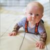 INS Baby Tattoo Strampler: Stilvoller Neugeborenen-Strampler mit Dreiecksschnitt im Schritt