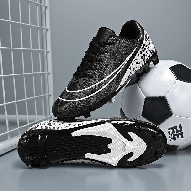 Low Top Lace Up Unisex Soccer Cleats For Training And Competition