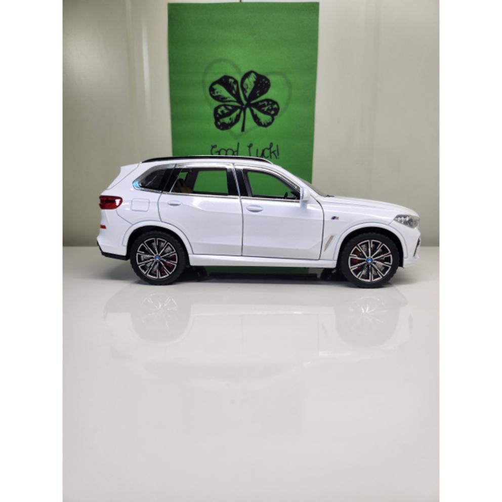 1:24 Scale Diecast BMW X5 SUV Model Car Toy - White