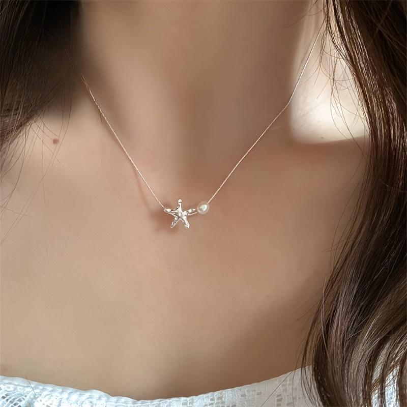 Ladies' Star Shaped Necklace Simple and Unique Collarbone Chain Versatile Design Suitable for All Seasons, Exquisite Star Pendant Temperament Necklace