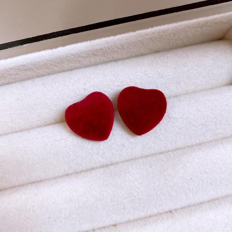 2024 Exquisite High-End Retro Silver Needle Red Heart Flower Earrings for Women