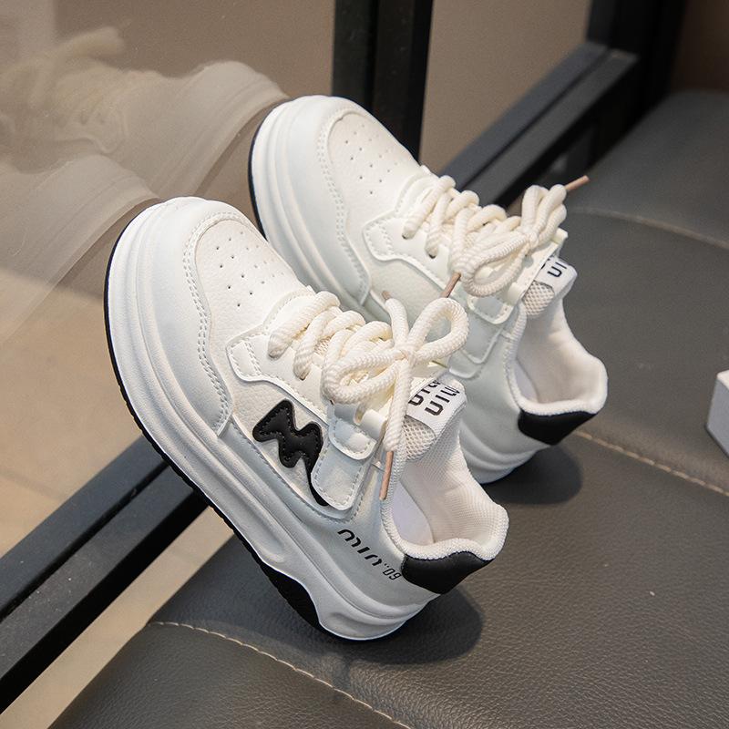Children's sports shoes 2025 autumn girls little white shoes cartoon light boys casual board shoes soft sole baby shoes single