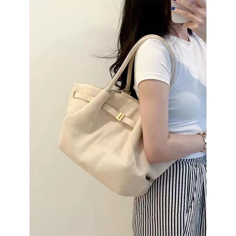 Large Capacity Tote Bag Women's 2024 New High-end Commuting Lazy Wind Single Shoulder Dumplings Large Bag Computer Bag