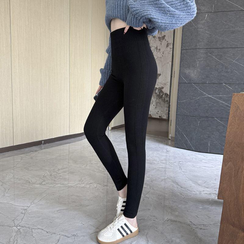 

2026 Women s High Elasticity Denim Outerwear: Warm, Slimming, Anti-pilling Fleece for Autumn/Winter Large (130-180 kg)