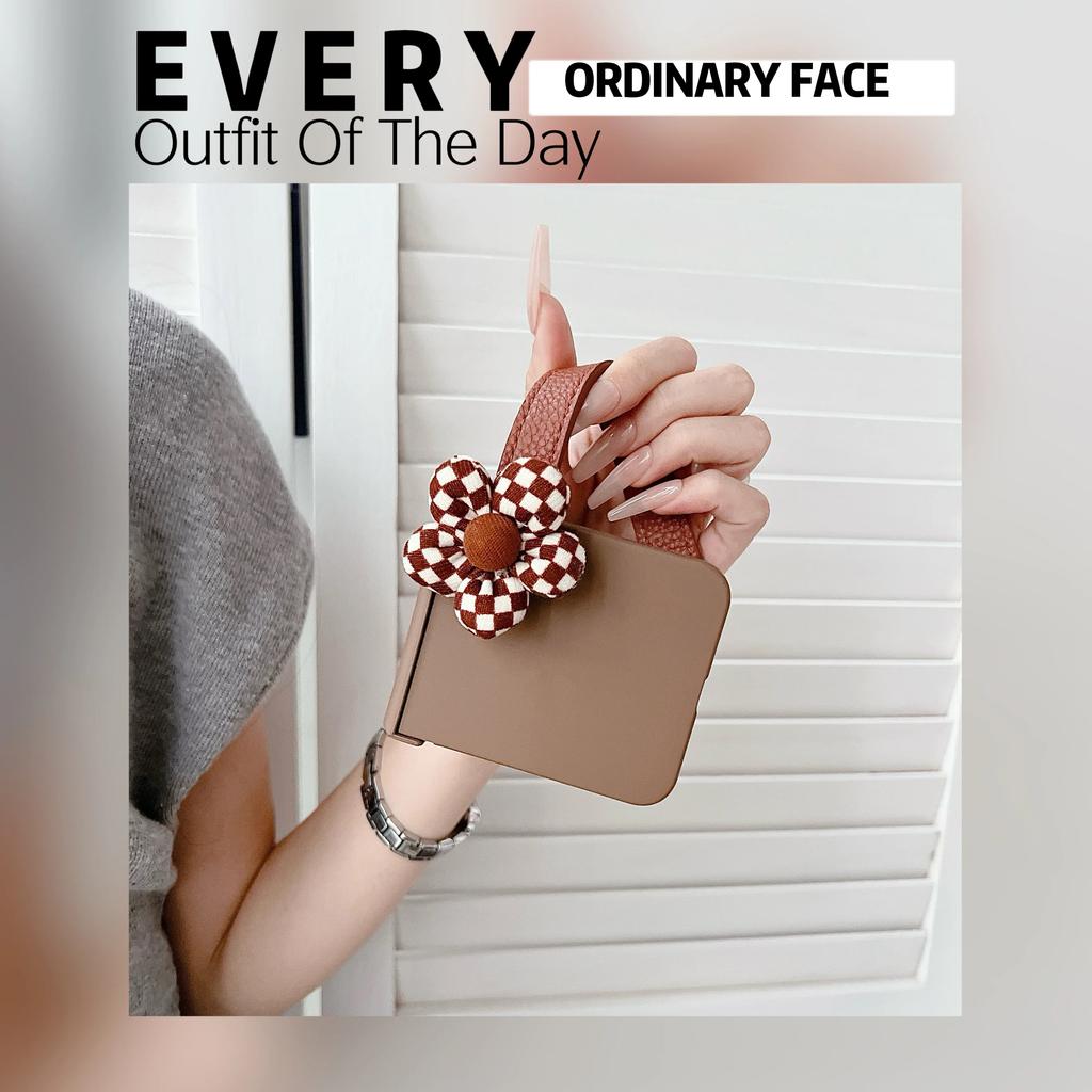 Gradient Wrist Strap Flip Phone Casefor Motorola Razr 60 Pro 50 40 Ultra Mooto Razr 60 50 Hinge Protection Shockproof Cover