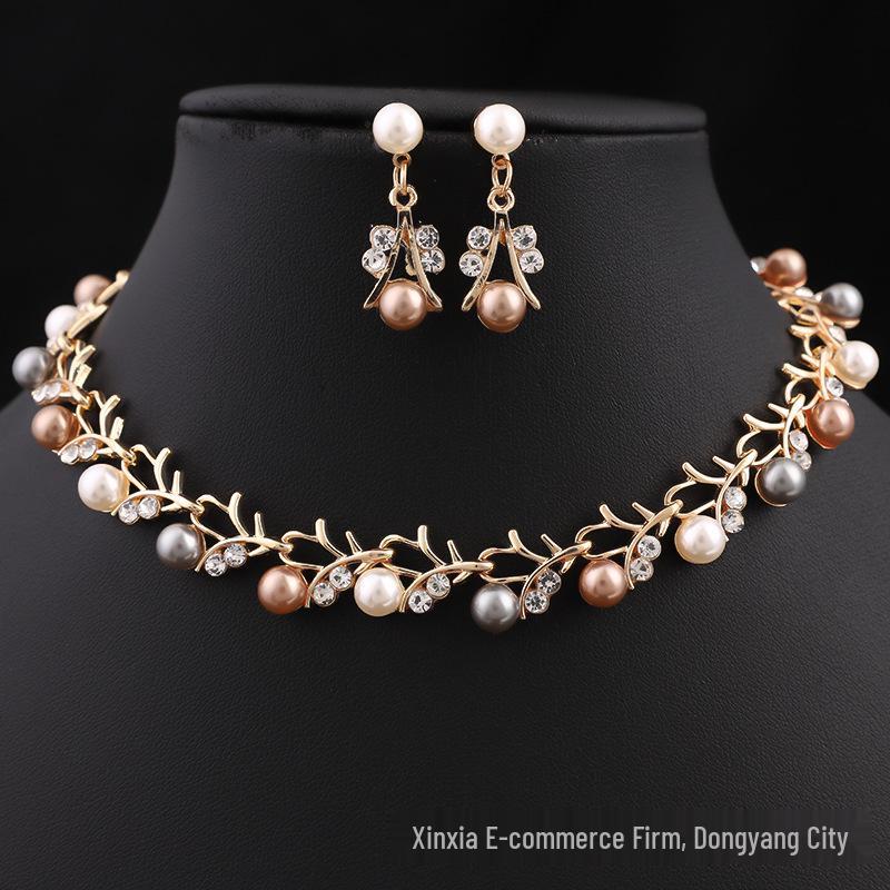 Elegant European-Style Bride Jewelry Set: Pearl Necklace & Earrings