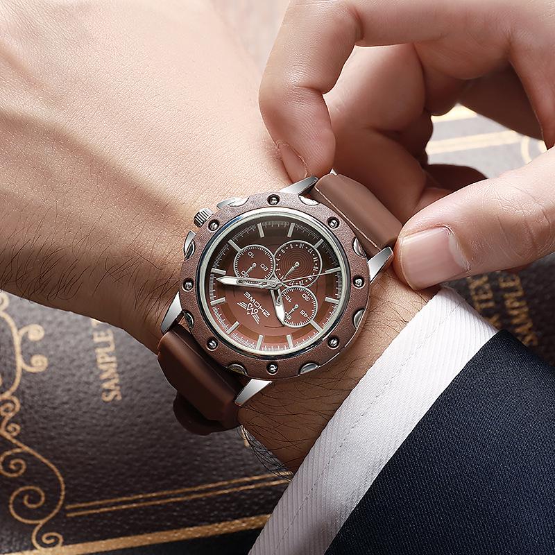 New Three-Eye Wormhole Silicone Quartz Men's Sports Wristwatch