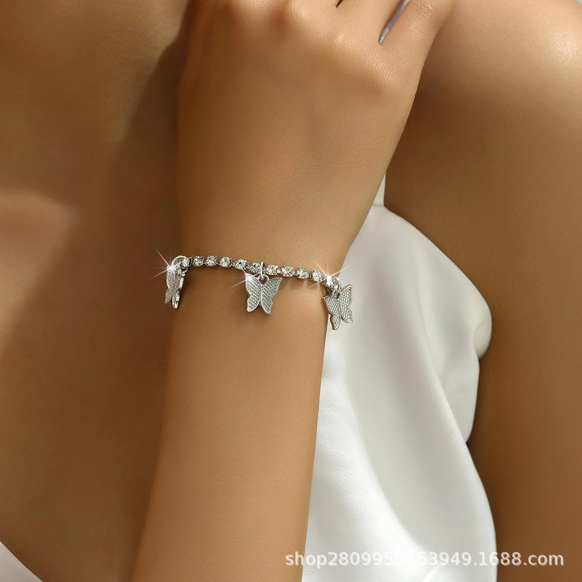 

Женская цепочка на шею, трендовое колье с дизайном цепочки с когтями из стразов, прямые продажи, большой кулон-бабочка, двухслойное колье