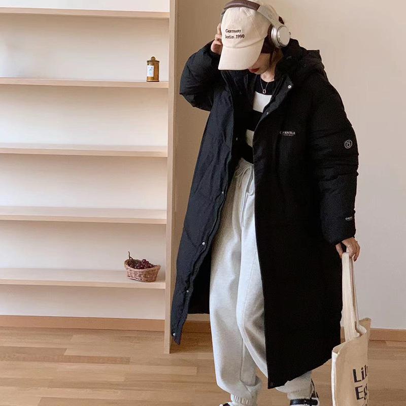 Winter down cotton-padded clothes for women are thickened and warm, medium and long cotton-padded clothes, loose over the knee, and long cotton-pa