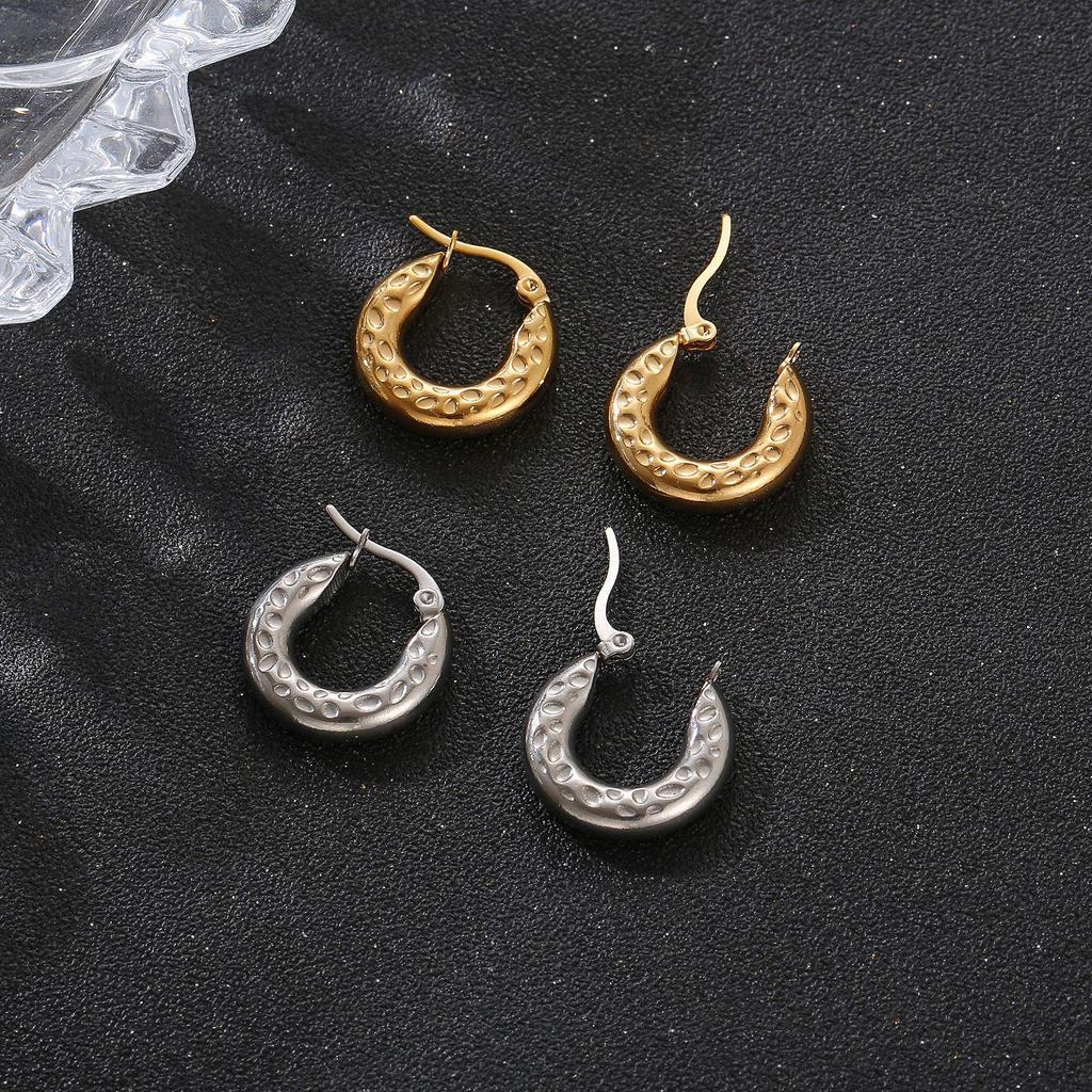 European & American Round Stainless Steel Coil Earrings for Women - 5.0 Thick Titanium Steel Ear Clips, Trendy & Thickened Design