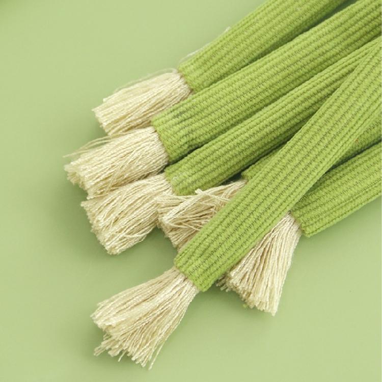3Pcs Bells Equipped Cats Chew Toy Interactive Realistic Celery Shape Silvervine Enhances Felt Plaything For Indoor Pet