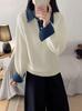 Maglione da donna a blocchi di colore in denim con colletto polo - Moda maglieria Autunno/Inverno 2026 Top