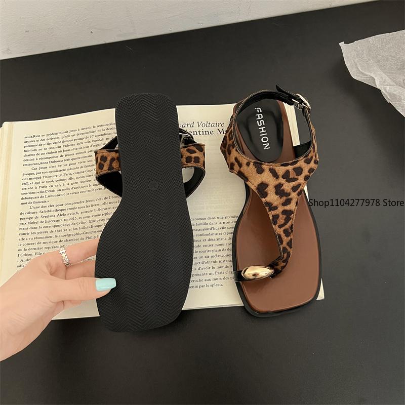 Fashion Fashion Casual Cover Toe Flat Slippers Women's Summer 2025 New Leopard Seaside Vacation Beach Shoes Roman Cool Slippers