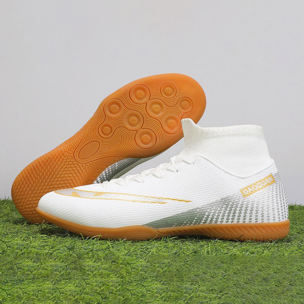 New Football Shoes Broken Nails Non-slip Kicking Shoes Female Long Nails Primary and Secondary School Students Sports Training Large Size