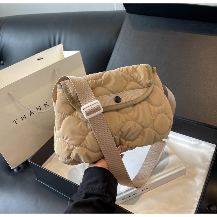 

Бавовняна сумка з нішевим дизайном Нова модна сумка через плече 2024 р. Корейська універсальна легка жіноча сумка-мессенджер хакі