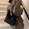 Jesienna i zimowa wełniana prosta codzienna torba na ramię 2025 nowa modna popularna spersonalizowana torba pod pachę torba damska
