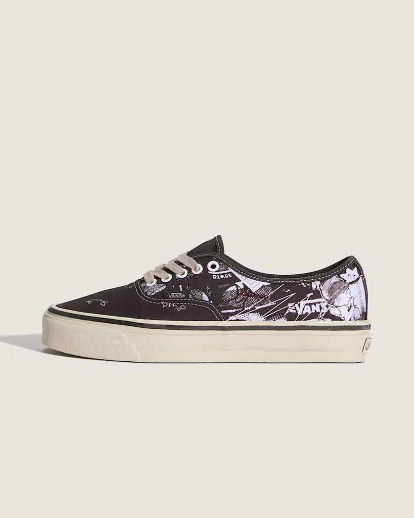 VN000EAK6BT POPMART A Vans Premium Authentic 44 "Dimoo Black/True White"