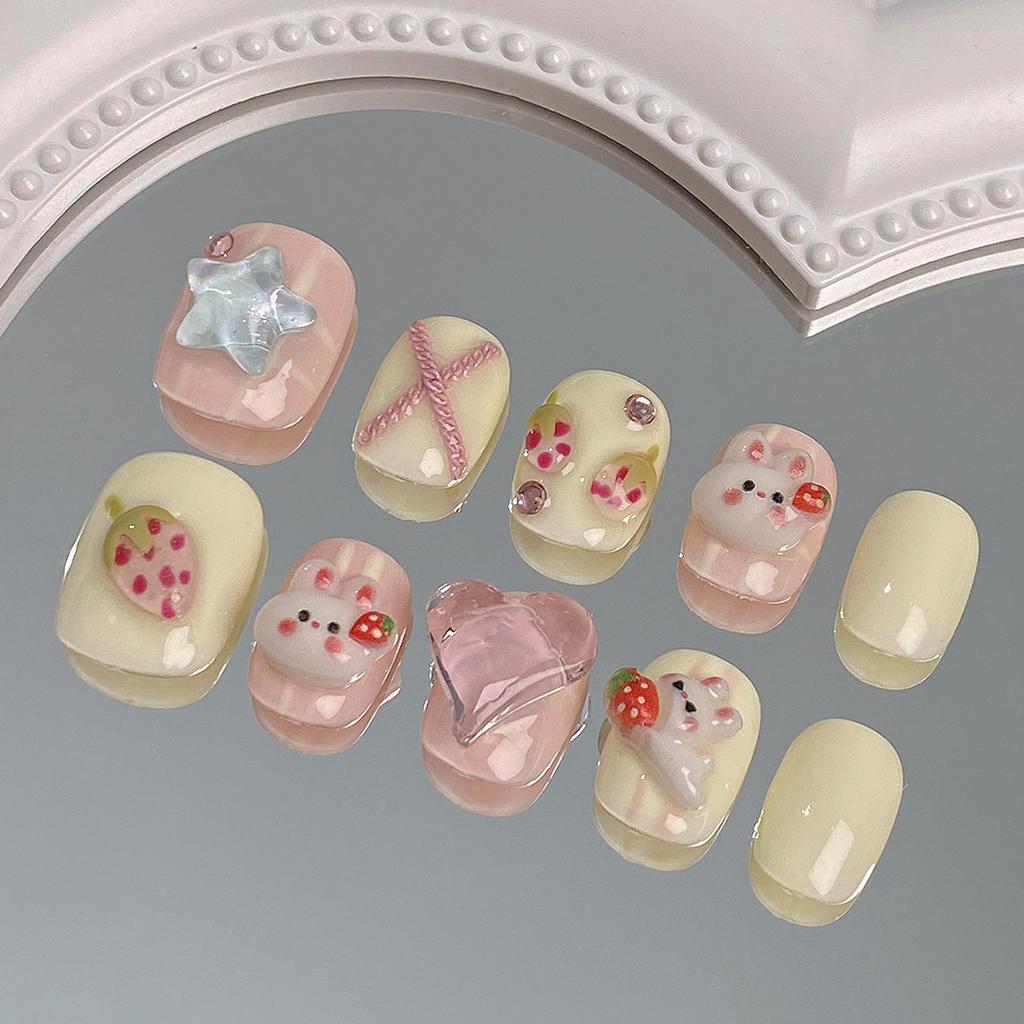 Gentle Pink Short Fake Nails with Rhinestone with Harmless and Smooth Edge Nails for Fingernail DIY Decoration
