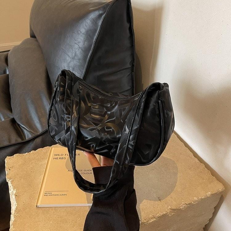 Stylish Korean Style Womens Casual Shoulder Bag Elegant And Chic Small Handbag With Closure Zipper чёрный