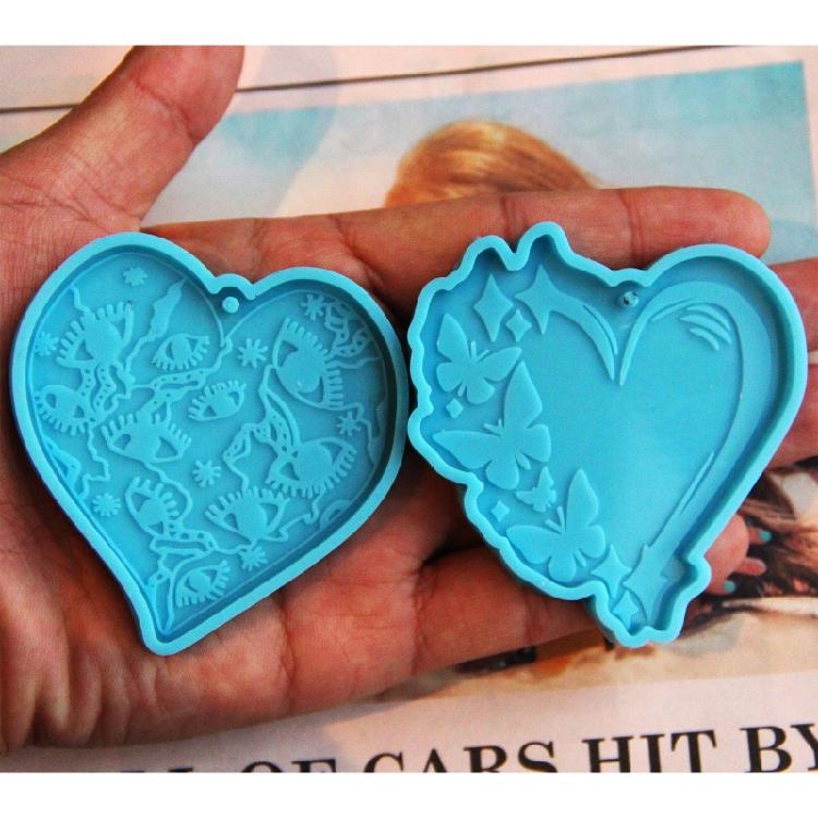 2Pcs Eye Catching Mold for Butterfly Keychain Epoxy Silicone Mold with Hanging Hole for DIY Keycchain Pendant Accessory