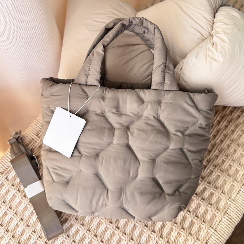 Fashion Cloud Tote Shoulder Bag Age Reduction Atmosphere Lazy Quilting Portable Messenger Bag Bag