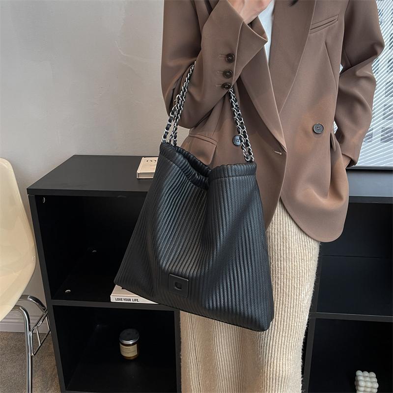 Fold Shoulder Bags for Women 2024 Winter New In Vintage Chain Large Capacity Leather Handbags Travel Totes Bag