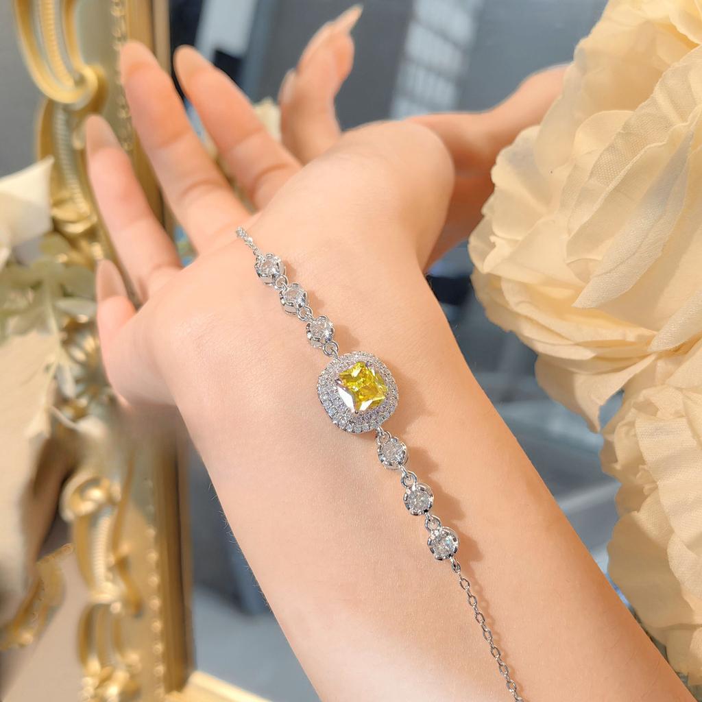 Light Luxury Temperament Sugar Cube Radiant Yellow Diamond Bracelet Advanced Sense Niche Exquisite Simple Argyle Yellow Diamond Women