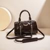 New Niche Crossbody Shoulder Bag Versatile and Fashionable Women's Commuting Large Capacity Willow Nail Wing Bag