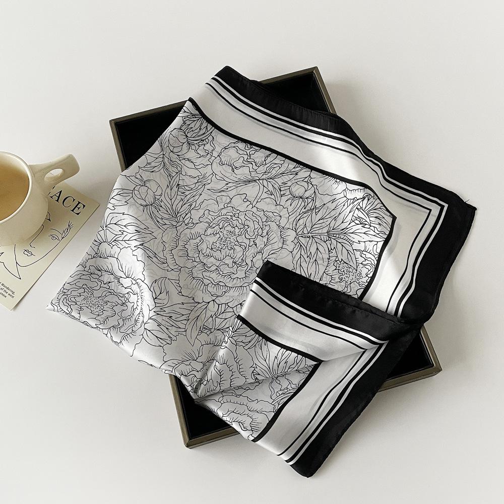 Old money style elegant matching scarf small square scarf 71cm Korean new silk scarf women's high-end sense retro versatile printing