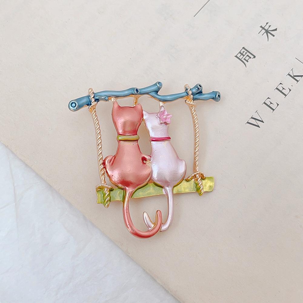 

Rhinestone Love Kitten Brooches for Women Unisex Enamel Animal Pin Cat Lapel Pins Office Party Friend Gifts Jewelry Accessories