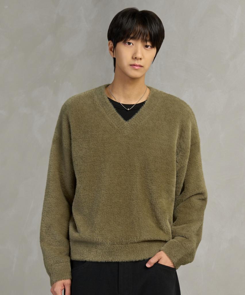 HYOJI Fw Oversized Heavy Angora Semi-Crop V-Neck Knit (7 Colors)