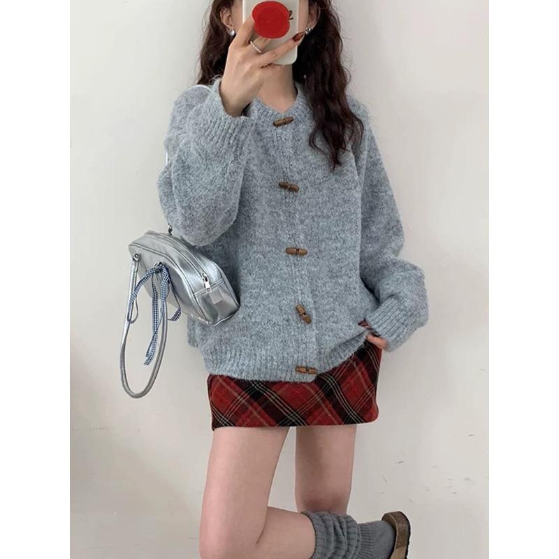 

Autumn and winter new gentle atmosphere retro horn buckle knitted cardigan women s loose soft waxy sweater jacket tide One size