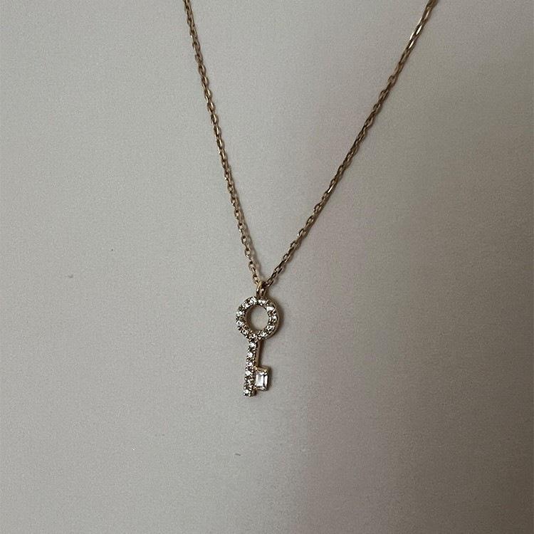 Key Necklace: S925 Sterling Silver with 18K Gold, Zircon Inlay, Mini Light Luxury Design