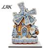 Kerstman Bureau Centerpiece Kerst Windmolen Houten Ornament, Decoratief Ambacht met Draaiend Peperkoekhuis Tafeldecor Bladen, Handgemaakt
