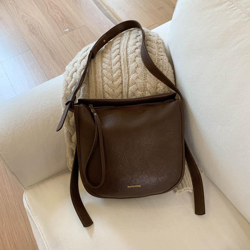 Niche Retro High-end Underarm Bag Women's 2025 New Simple Bucket Bag Maillard Style Shoulder Messenger Bag