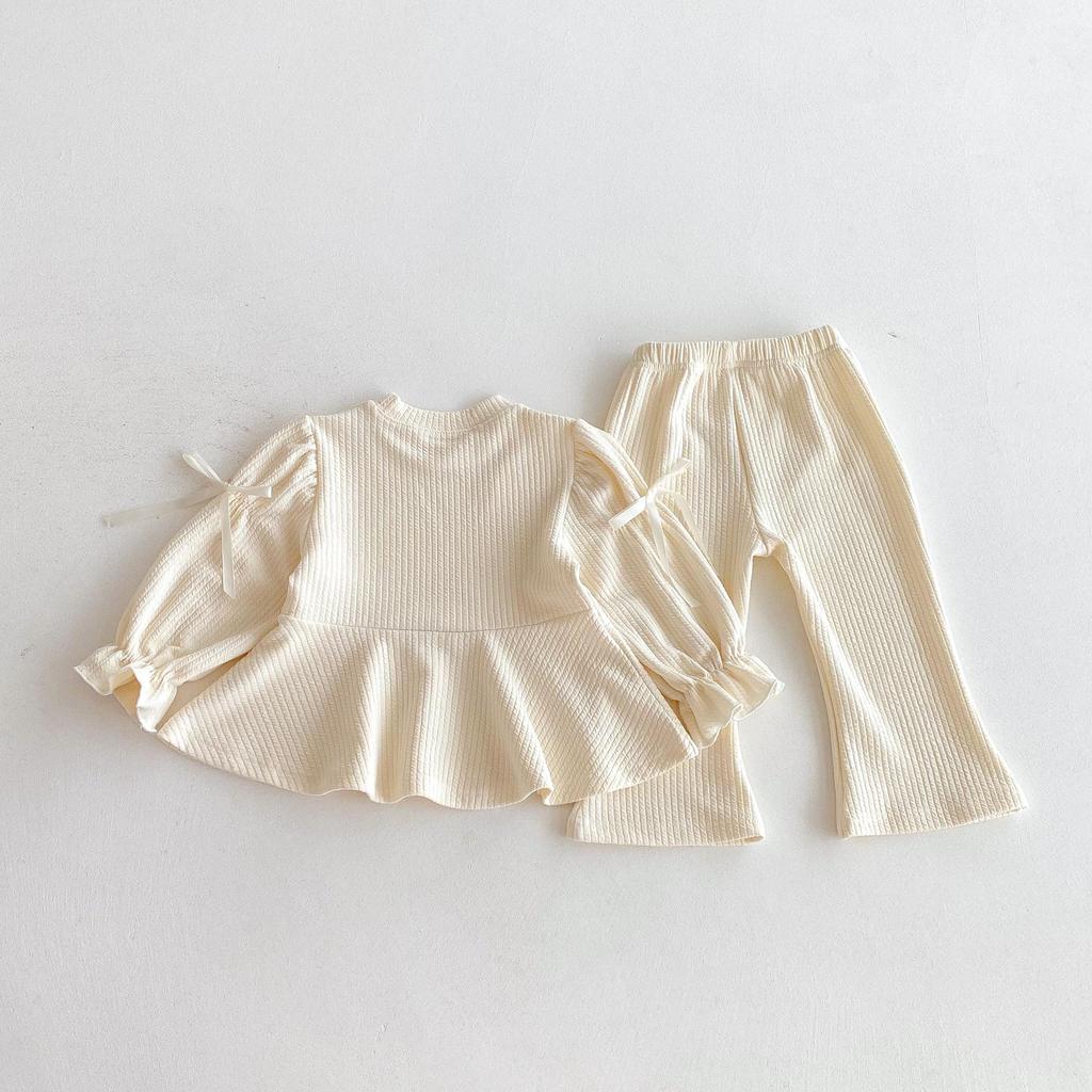 Herbstanzug für Kleinkind-Mädchen im koreanischen Stil mit Schleife - Baby-Rüschenoberteil & Schlaghosen-Set (Ankunft 2025)
