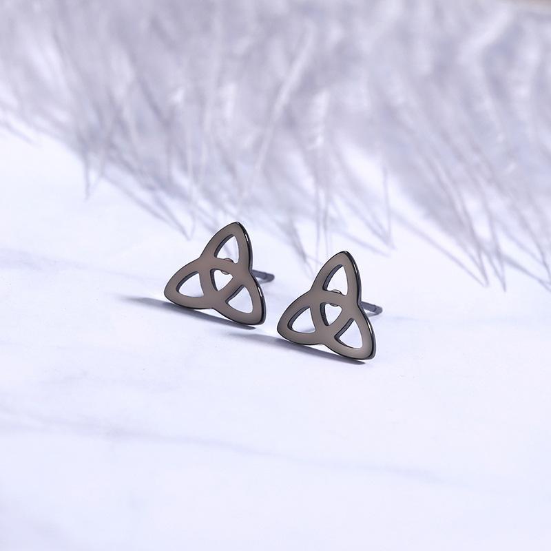 Hypoallergenic Titanium Steel Celtic Knot Earrings Fade Resistant Non Allergic Ear Studs