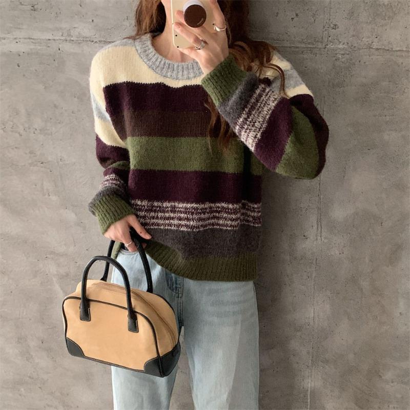 

Sweet temperament rainbow striped sweater women s top autumn and winter new lazy loose round neck short knitted sweater outer wear one size fits all сірий колір