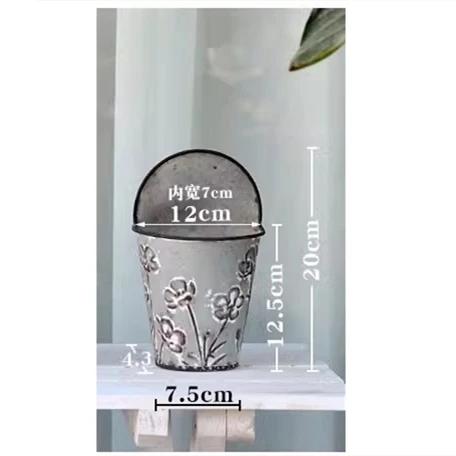 

Retro Style Semi-circular Shape Wall Mounted Iron Bucket Flower Pot Courtyard Garden Plant Tool Envelope Shape Storage Basket