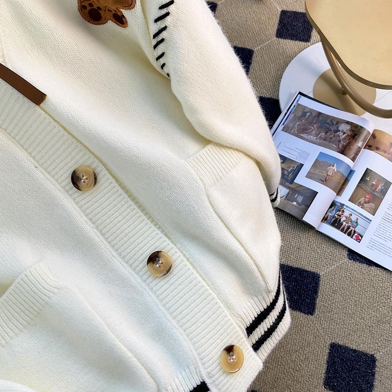 Korean Version of the Bear Sweater Cardigan Women's Jacket Autumn Winter New Cord Lazy Wind Pocket Knitted Jacket