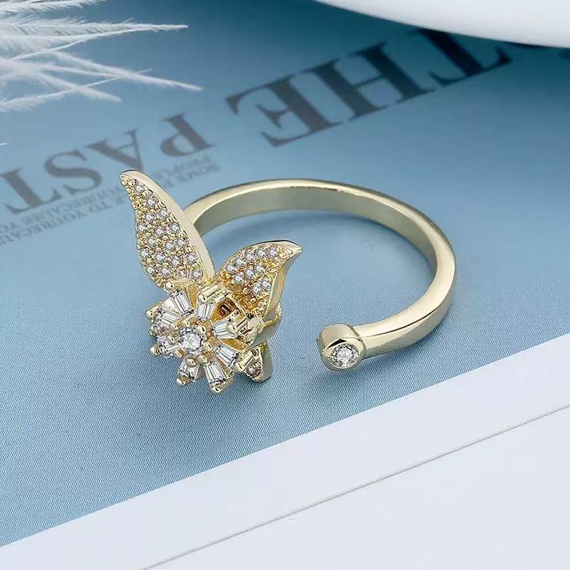 Women's Niche Rotatable Ring: Fashionable, Trendy, and Luxurious