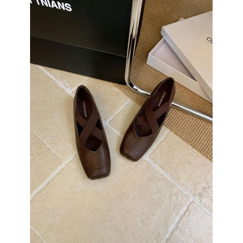 

2025 retro style cross inner heightening square head ballet single shoes women s niche versatile Mary Jane shoes small leather shoes 39 темно-коричневого