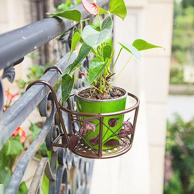 Fence Flower Pot Holder Metal Hanging Basket with Double Hook Over The Rail Potted Plant Holder for Railings Balcony Fence Terrace