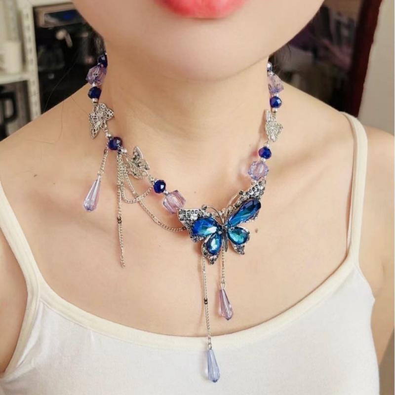 Náhrdelník na klíční kost s motýlem a kapkou vody Tmavě modrý Niche Retro Motýl Křišťálový Temperamentní Náhrdelník Špičkový Náhrdelník pro Ženy
