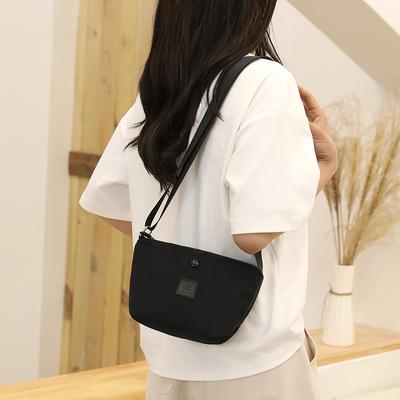 Neue modische vielseitige Damen-Umhängetasche für die Arbeit, einfacher Messenger-Rucksack, wasserdichtes Nylon, personalisierte Tasche