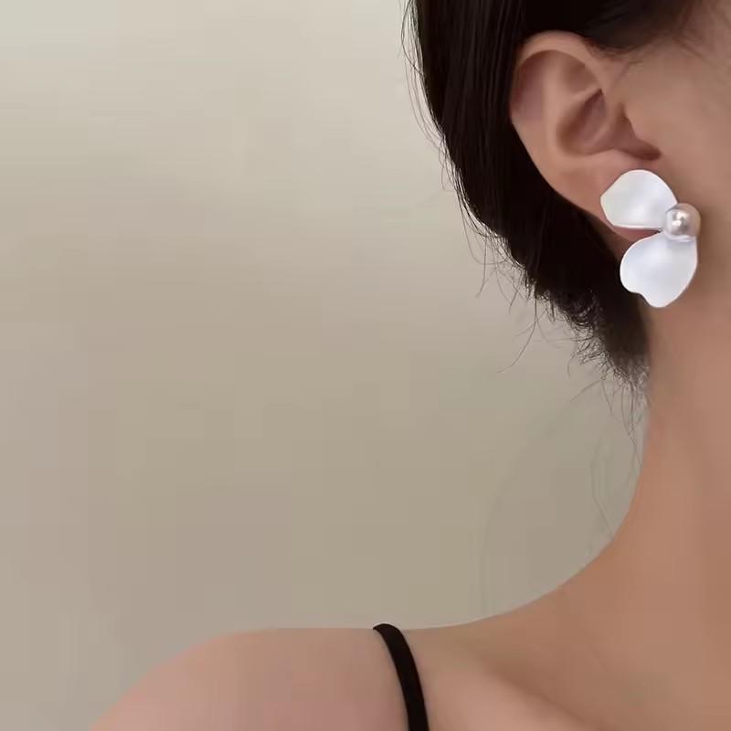 VENTFILLE 925 Sterling Silver Vintage Earrings For Women Simple Flower Pearl Earring Jewelry Prevent Allergy Gift Wholesale