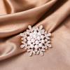 2022 New Creative Luxury Pearl Brooches Pins For Women Elegant Rhinestone Snowflakes Flower Accessories Lady Wedding Party Gift